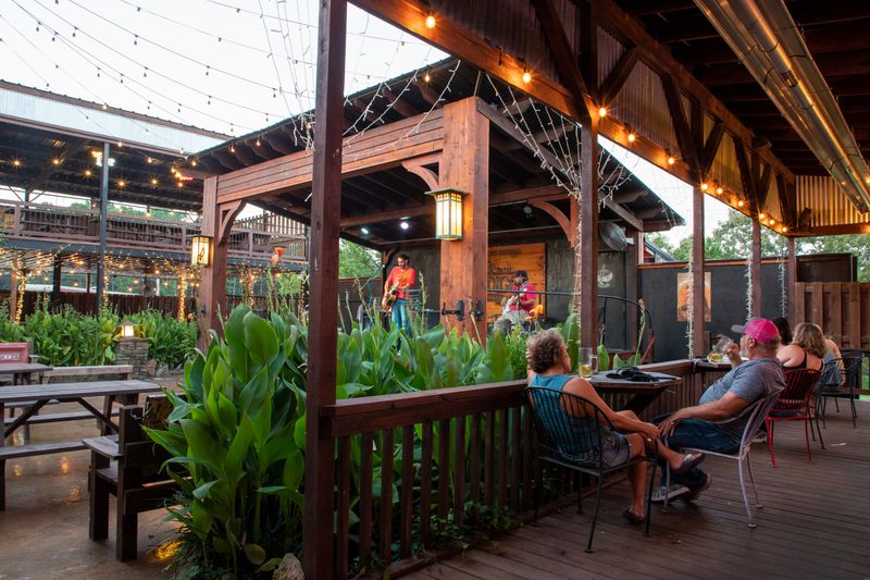 Outdoor Seating Dining